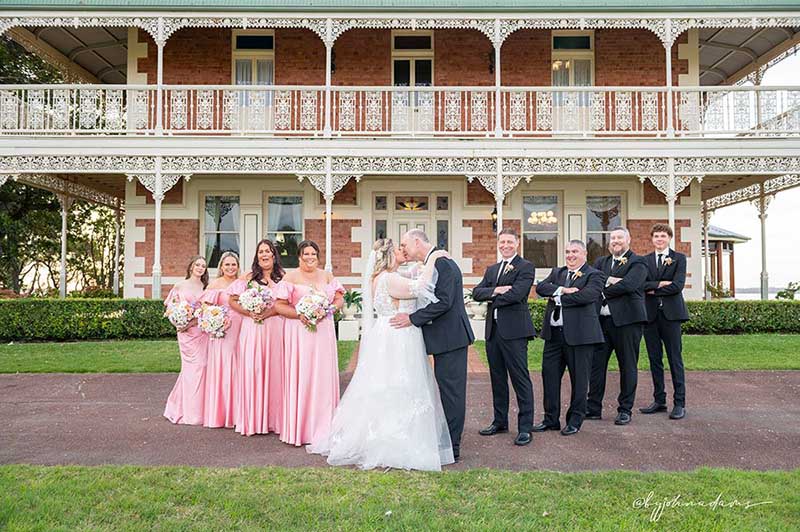 first kiss newcastle wedding photography at Stanley Park